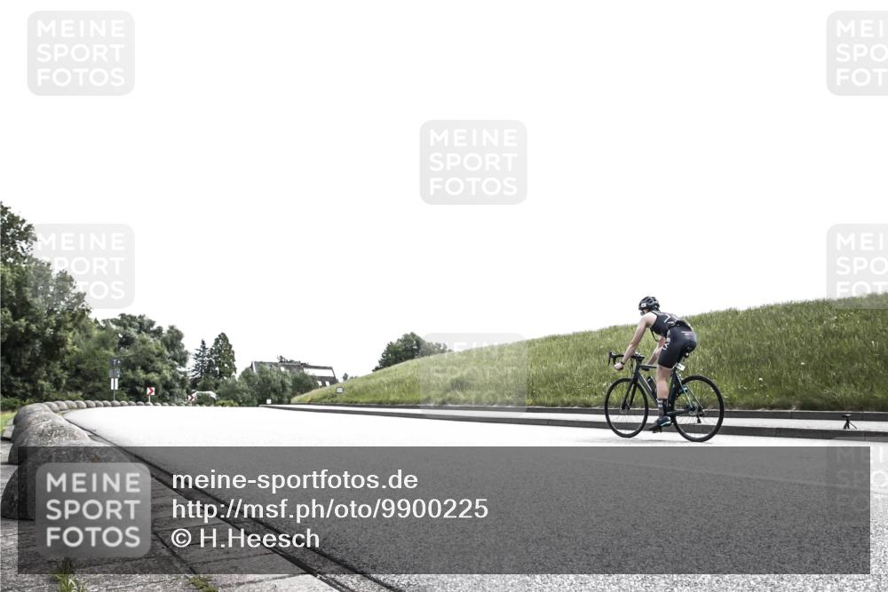 21.06.2026 - 29. Vierlanden-Triathlon H.Heesch http://msf.ph/oto/9900225 21.06.2026 12:49:33 Radfahren  meine-sportfotos.de