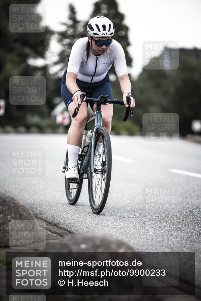 21.06.2026 - 29. Vierlanden-Triathlon H.Heesch http://msf.ph/oto/9900233 21.06.2026 10:08:48 Radfahren 30, 212, 269, 277 meine-sportfotos.de