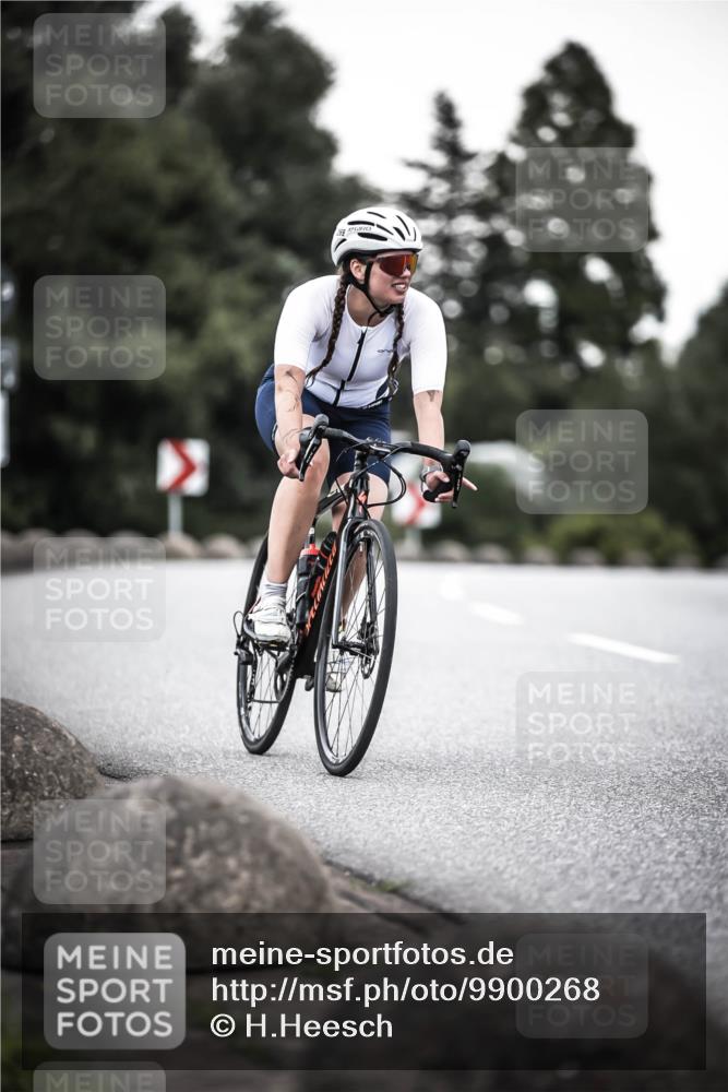 21.06.2026 - 29. Vierlanden-Triathlon H.Heesch http://msf.ph/oto/9900268 21.06.2026 10:08:51 Radfahren 30, 269, 277 meine-sportfotos.de