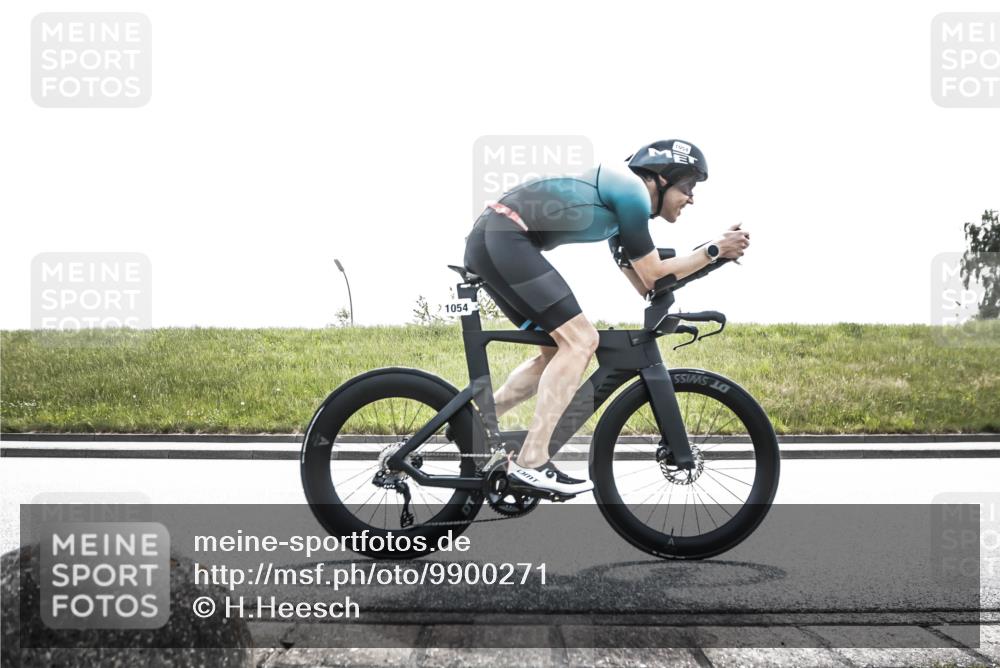 21.06.2026 - 29. Vierlanden-Triathlon H.Heesch http://msf.ph/oto/9900271 21.06.2026 13:06:44 Radfahren 1054, 1075, 1084 meine-sportfotos.de