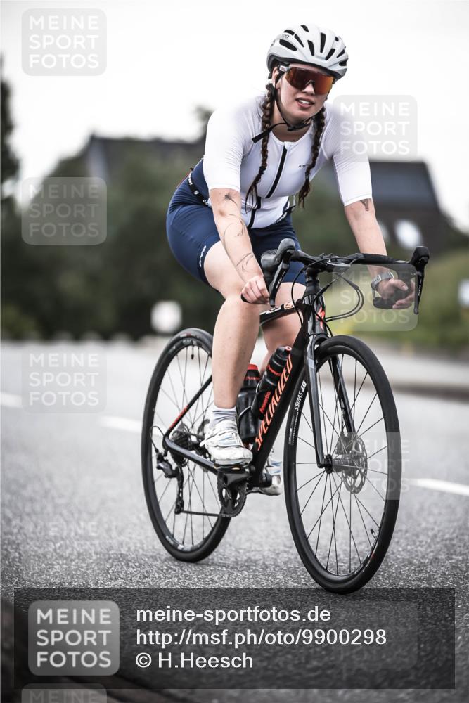 21.06.2026 - 29. Vierlanden-Triathlon H.Heesch http://msf.ph/oto/9900298 21.06.2026 10:08:52 Radfahren 30, 124, 269 meine-sportfotos.de