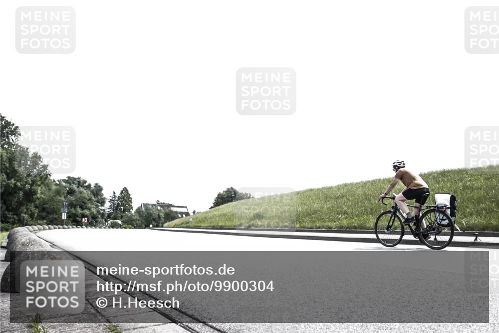 21.06.2026 - 29. Vierlanden-Triathlon H.Heesch http://msf.ph/oto/9900304 21.06.2026 12:58:07 Radfahren 984 meine-sportfotos.de