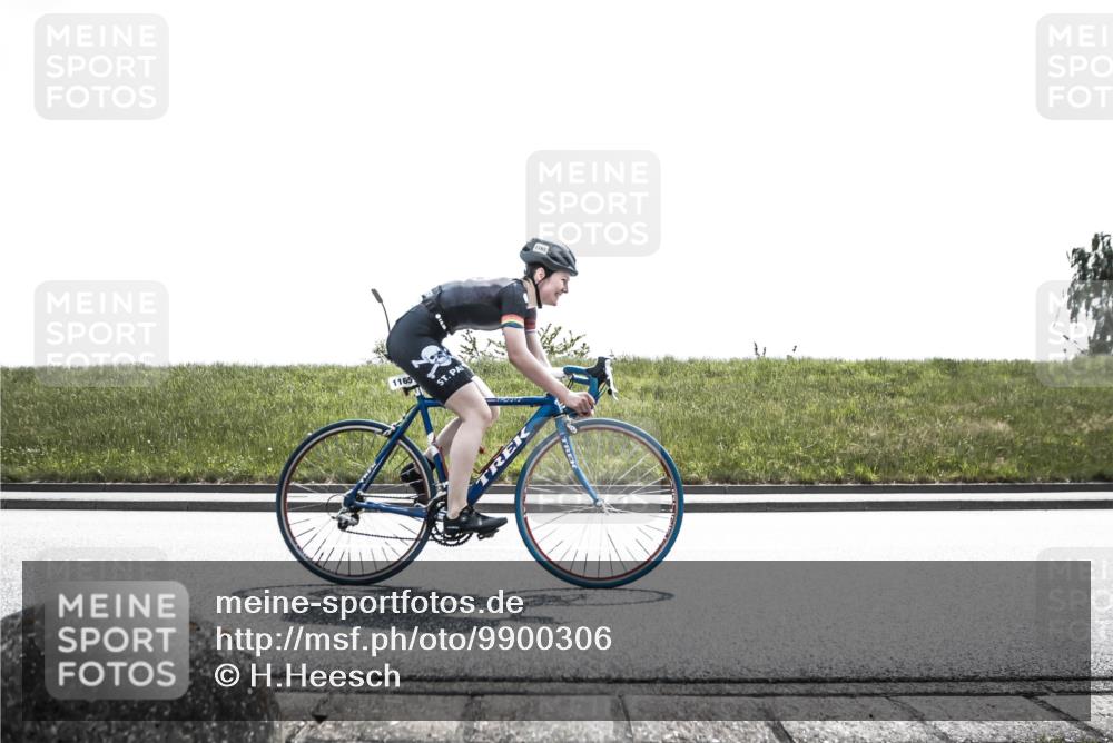 21.06.2026 - 29. Vierlanden-Triathlon H.Heesch http://msf.ph/oto/9900306 21.06.2026 13:14:19 Radfahren 1165 meine-sportfotos.de