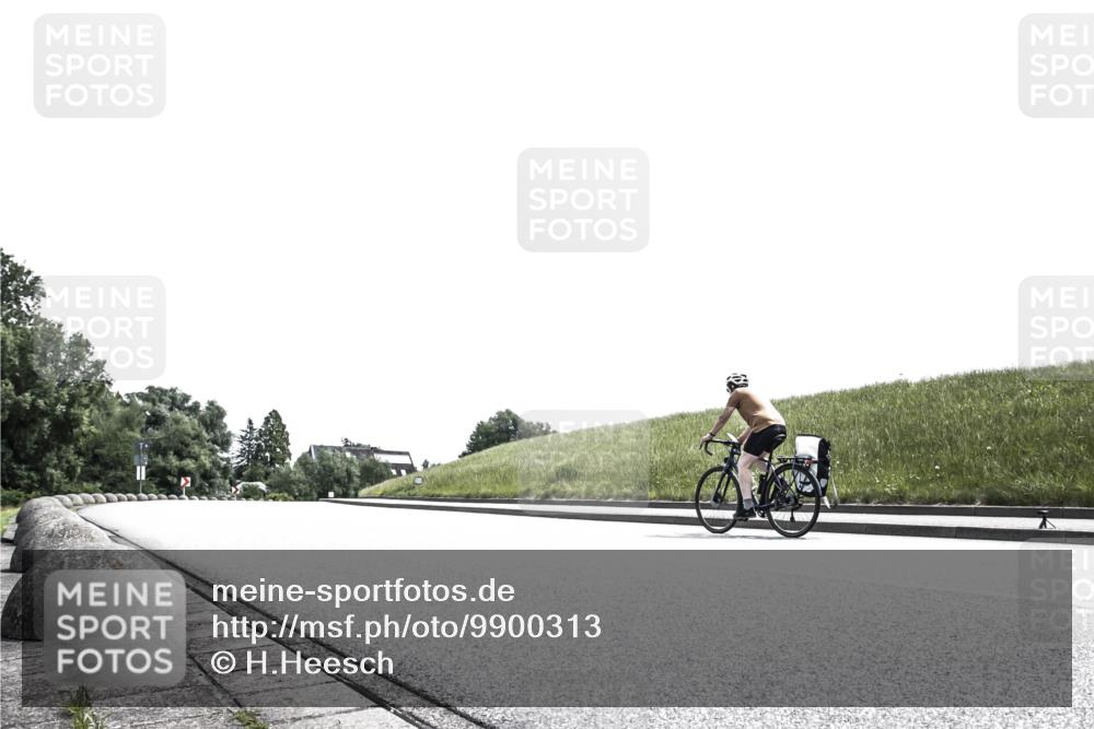 21.06.2026 - 29. Vierlanden-Triathlon H.Heesch http://msf.ph/oto/9900313 21.06.2026 12:58:07 Radfahren 984 meine-sportfotos.de