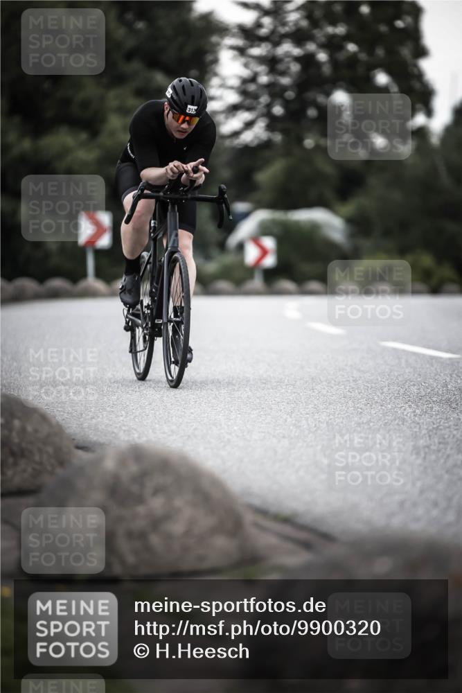 21.06.2026 - 29. Vierlanden-Triathlon H.Heesch http://msf.ph/oto/9900320 21.06.2026 10:09:05 Radfahren 313 meine-sportfotos.de