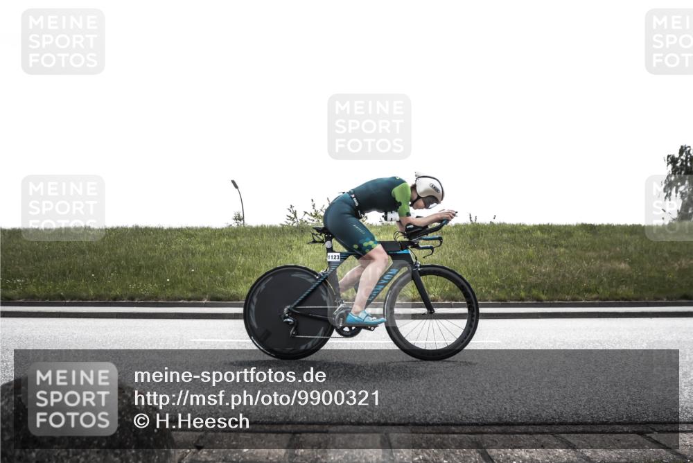 21.06.2026 - 29. Vierlanden-Triathlon H.Heesch http://msf.ph/oto/9900321 21.06.2026 13:15:43 Radfahren 1123 meine-sportfotos.de