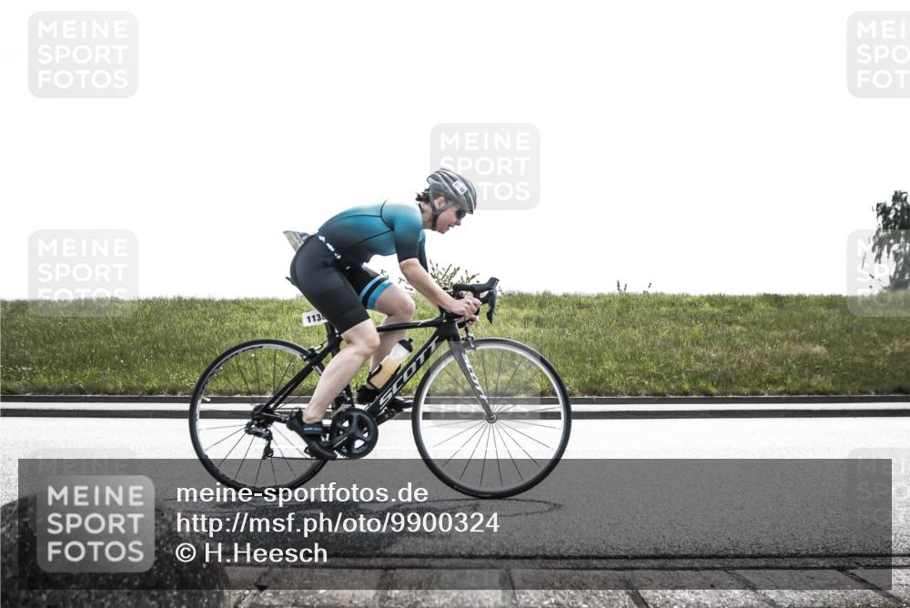 21.06.2026 - 29. Vierlanden-Triathlon H.Heesch http://msf.ph/oto/9900324 21.06.2026 13:16:10 Radfahren 1126, 1131, 1138 meine-sportfotos.de