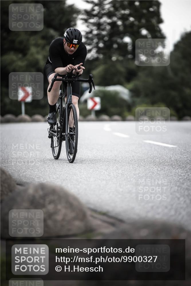 21.06.2026 - 29. Vierlanden-Triathlon H.Heesch http://msf.ph/oto/9900327 21.06.2026 10:09:05 Radfahren 313 meine-sportfotos.de