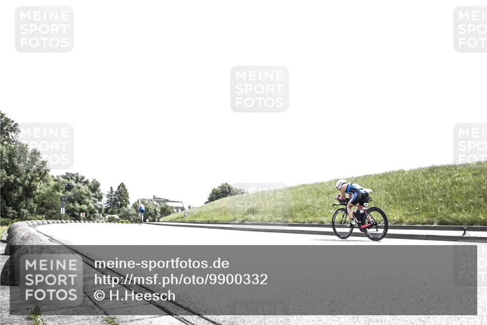 21.06.2026 - 29. Vierlanden-Triathlon H.Heesch http://msf.ph/oto/9900332 21.06.2026 12:59:46 Radfahren 995, 1008 meine-sportfotos.de