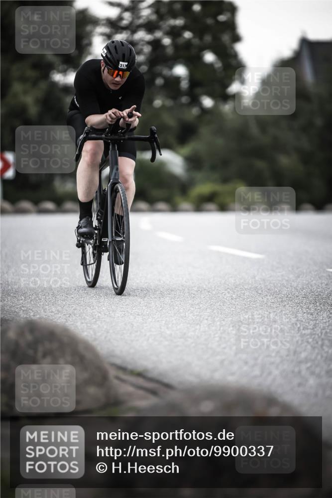 21.06.2026 - 29. Vierlanden-Triathlon H.Heesch http://msf.ph/oto/9900337 21.06.2026 10:09:05 Radfahren 313 meine-sportfotos.de