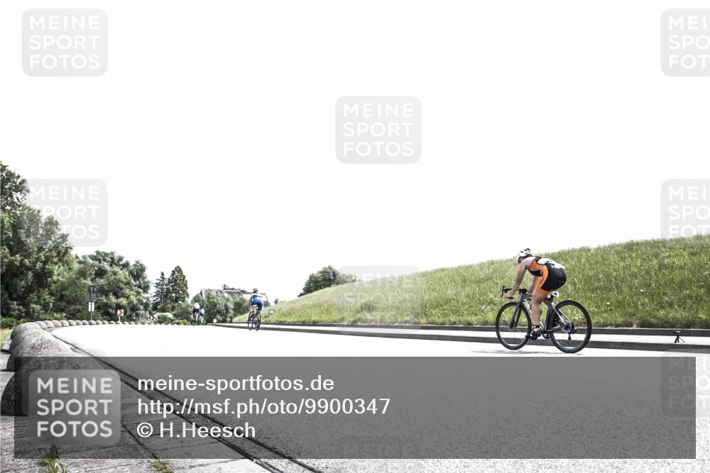 21.06.2026 - 29. Vierlanden-Triathlon H.Heesch http://msf.ph/oto/9900347 21.06.2026 12:59:48 Radfahren 1008, 1011 meine-sportfotos.de