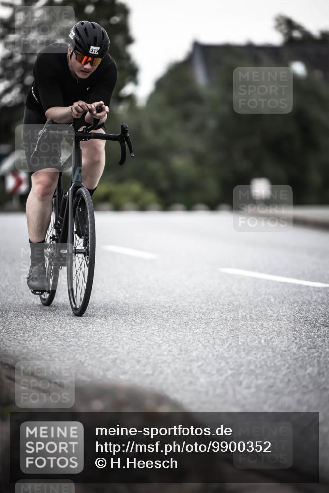 21.06.2026 - 29. Vierlanden-Triathlon H.Heesch http://msf.ph/oto/9900352 21.06.2026 10:09:06 Radfahren 313 meine-sportfotos.de