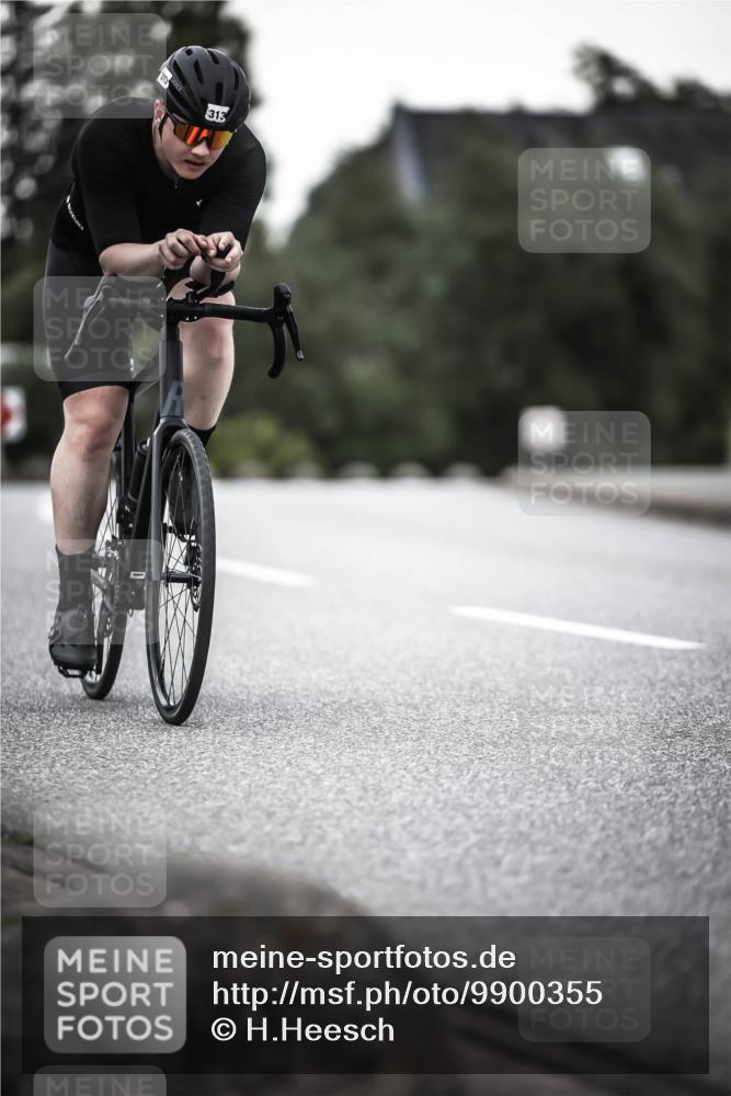 21.06.2026 - 29. Vierlanden-Triathlon H.Heesch http://msf.ph/oto/9900355 21.06.2026 10:09:06 Radfahren 313 meine-sportfotos.de