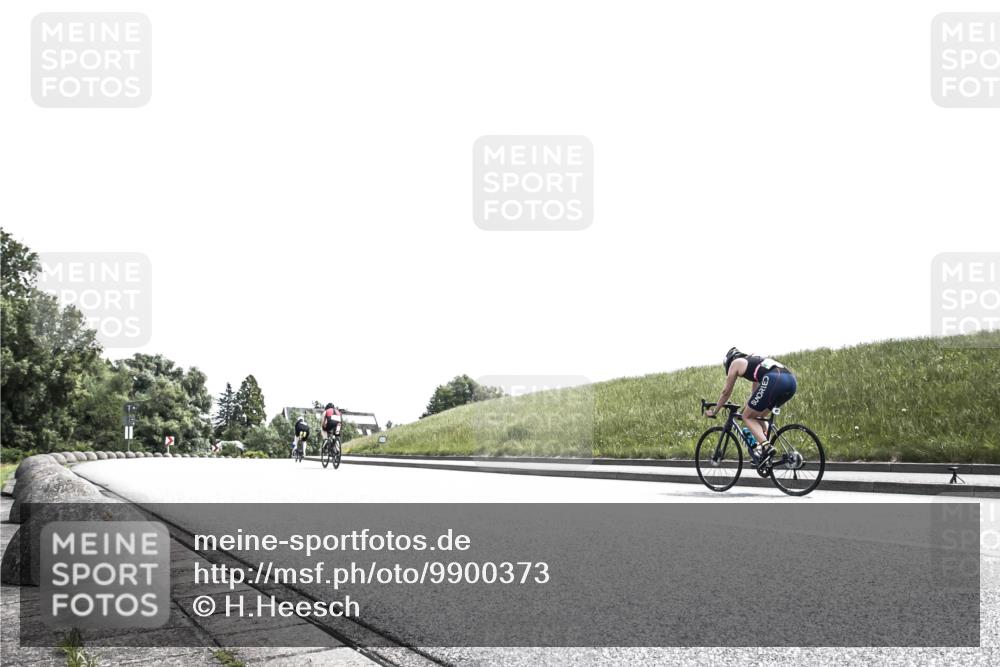 21.06.2026 - 29. Vierlanden-Triathlon H.Heesch http://msf.ph/oto/9900373 21.06.2026 13:01:13 Radfahren 1002 meine-sportfotos.de