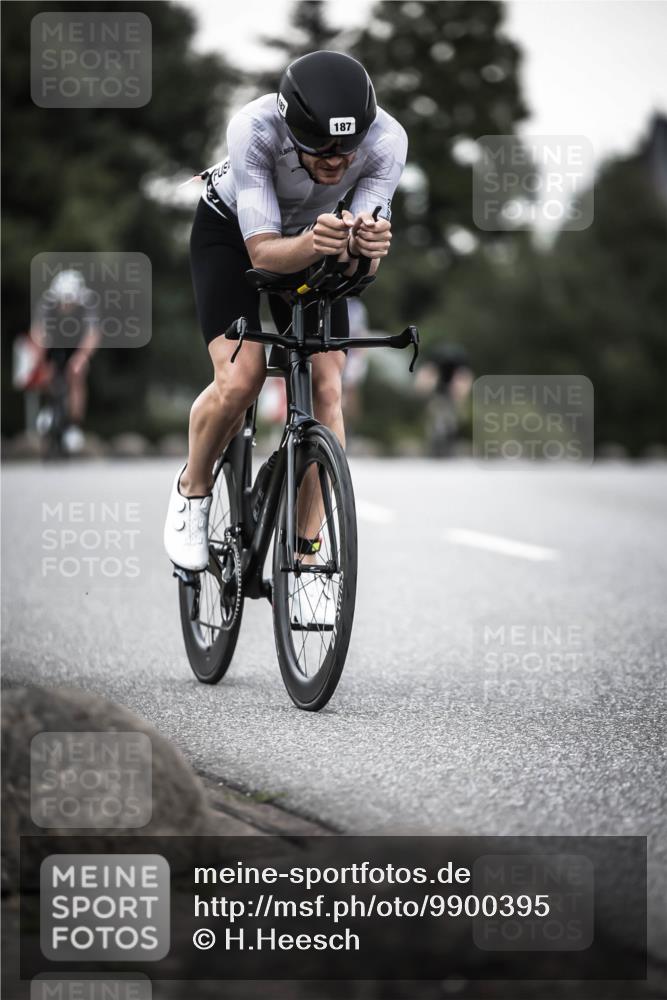 21.06.2026 - 29. Vierlanden-Triathlon H.Heesch http://msf.ph/oto/9900395 21.06.2026 10:09:18 Radfahren 25, 153, 187, 191, 303 meine-sportfotos.de