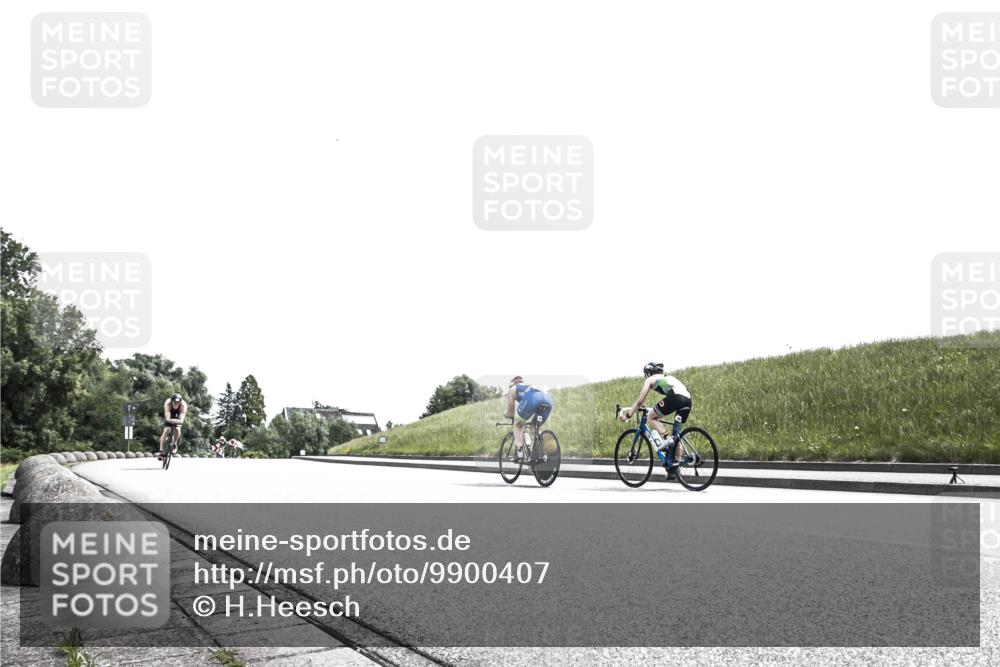 21.06.2026 - 29. Vierlanden-Triathlon H.Heesch http://msf.ph/oto/9900407 21.06.2026 13:02:07 Radfahren 982, 1047, 1065 meine-sportfotos.de