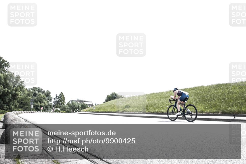 21.06.2026 - 29. Vierlanden-Triathlon H.Heesch http://msf.ph/oto/9900425 21.06.2026 13:02:13 Radfahren 1040, 1065, 1087 meine-sportfotos.de