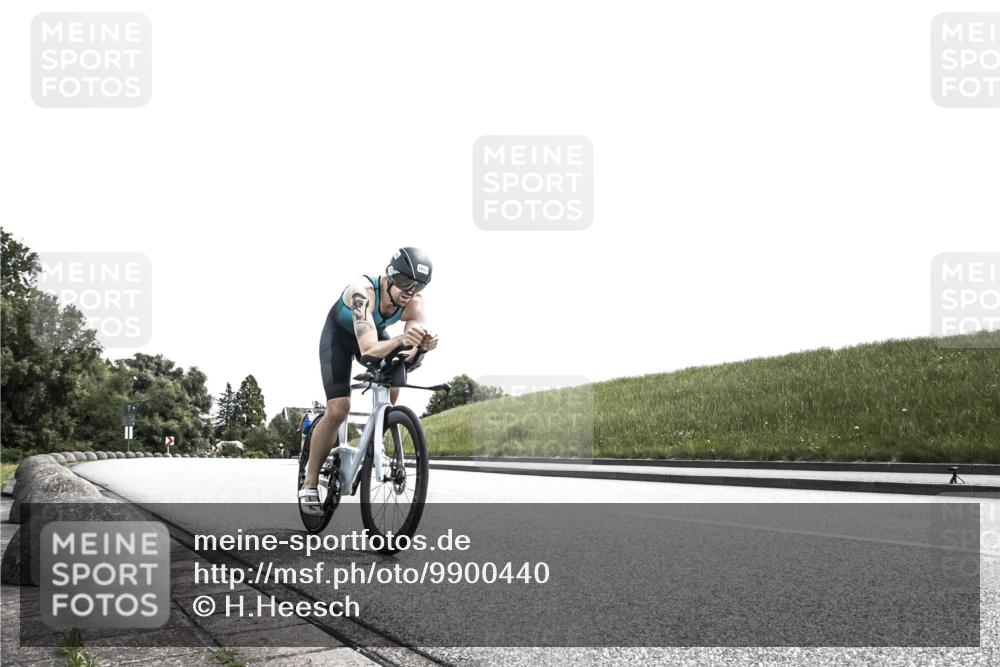 21.06.2026 - 29. Vierlanden-Triathlon H.Heesch http://msf.ph/oto/9900440 21.06.2026 13:03:49 Radfahren 1021, 1053 meine-sportfotos.de