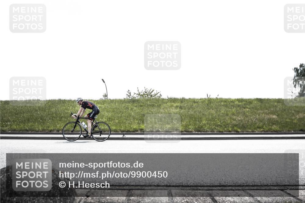 21.06.2026 - 29. Vierlanden-Triathlon H.Heesch http://msf.ph/oto/9900450 21.06.2026 13:27:57 Radfahren 1064, 1092 meine-sportfotos.de