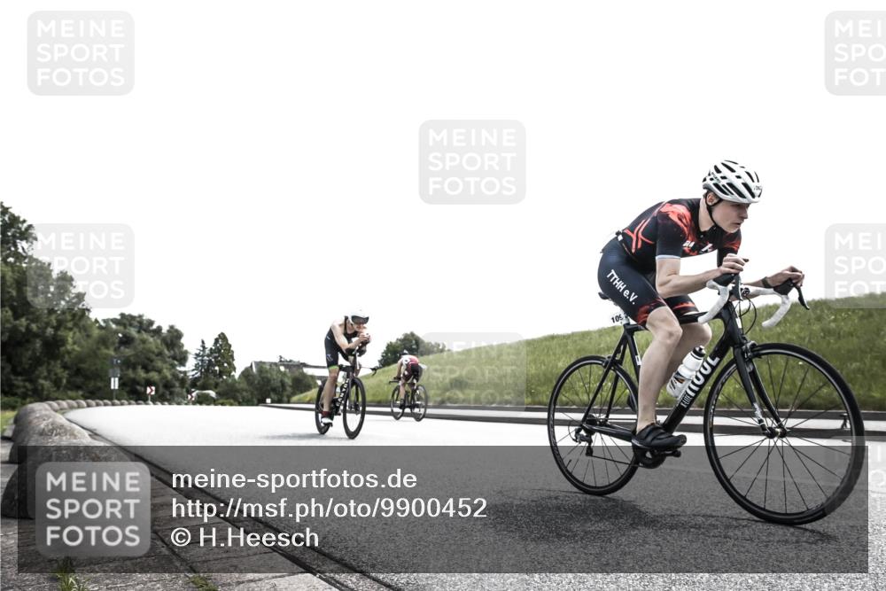 21.06.2026 - 29. Vierlanden-Triathlon H.Heesch http://msf.ph/oto/9900452 21.06.2026 13:03:56 Radfahren 836, 1028, 1092 meine-sportfotos.de