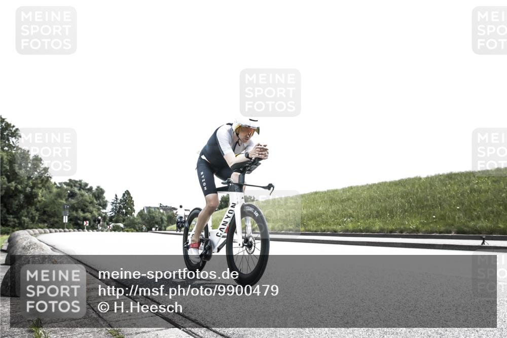 21.06.2026 - 29. Vierlanden-Triathlon H.Heesch http://msf.ph/oto/9900479 21.06.2026 13:05:09 Radfahren 1037, 1061 meine-sportfotos.de