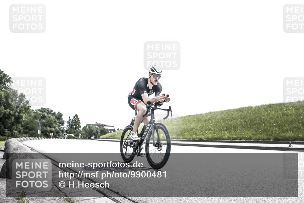 21.06.2026 - 29. Vierlanden-Triathlon H.Heesch http://msf.ph/oto/9900481 21.06.2026 13:05:18 Radfahren 1036, 1071 meine-sportfotos.de