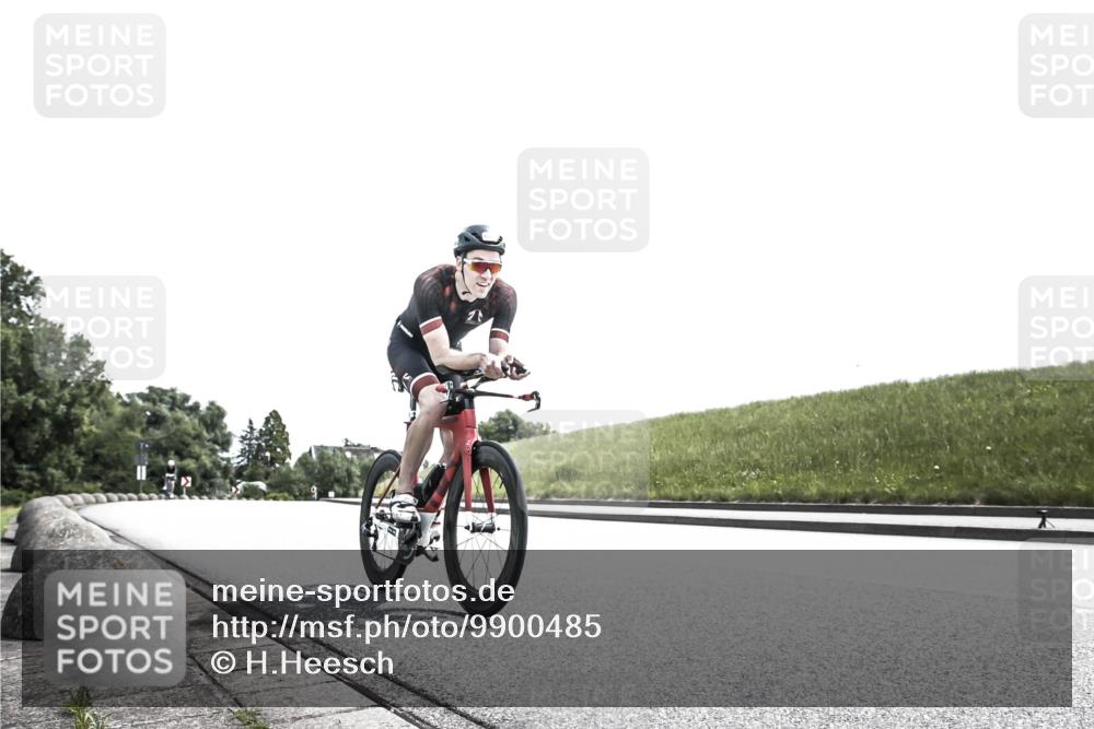 21.06.2026 - 29. Vierlanden-Triathlon H.Heesch http://msf.ph/oto/9900485 21.06.2026 13:05:45 Radfahren 1029, 1034, 1069 meine-sportfotos.de