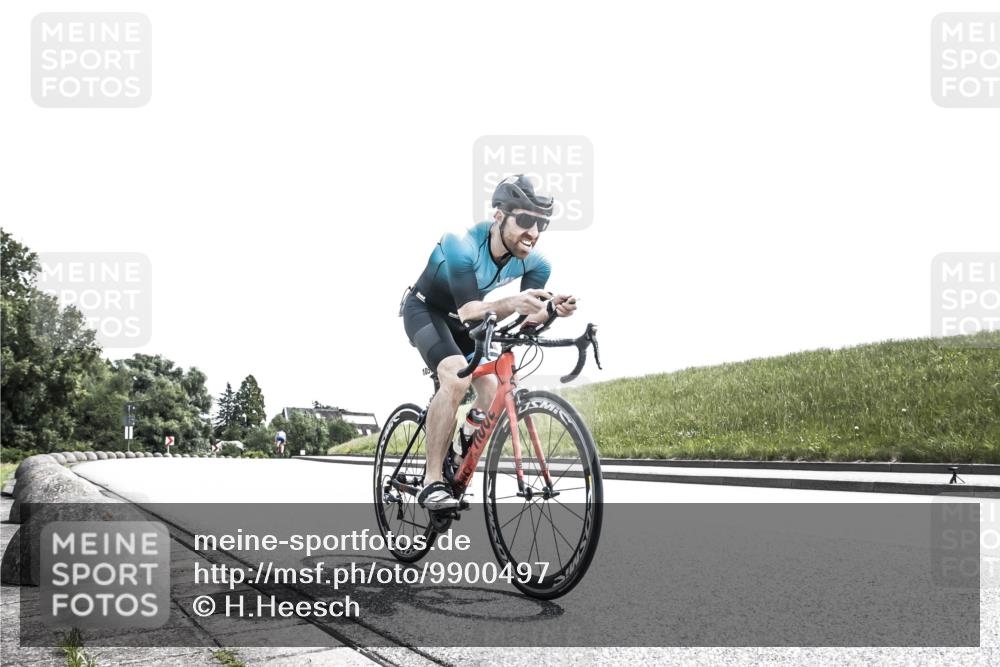 21.06.2026 - 29. Vierlanden-Triathlon H.Heesch http://msf.ph/oto/9900497 21.06.2026 13:06:05 Radfahren 1050 meine-sportfotos.de