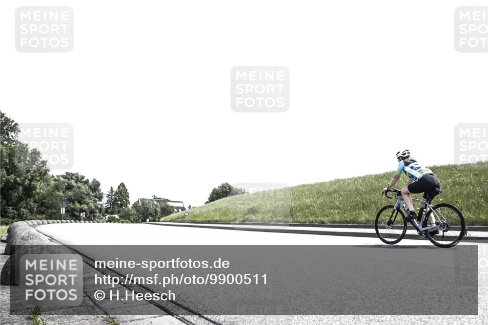 21.06.2026 - 29. Vierlanden-Triathlon H.Heesch http://msf.ph/oto/9900511 21.06.2026 13:09:35 Radfahren  meine-sportfotos.de