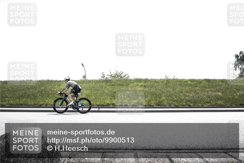 21.06.2026 - 29. Vierlanden-Triathlon H.Heesch http://msf.ph/oto/9900513 21.06.2026 13:30:45 Radfahren 1050, 1062, 1077, 1094, 1195 meine-sportfotos.de
