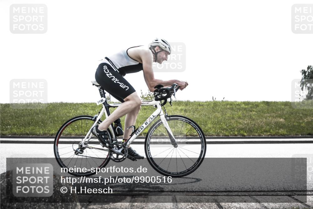 21.06.2026 - 29. Vierlanden-Triathlon H.Heesch http://msf.ph/oto/9900516 21.06.2026 13:30:48 Radfahren 1050, 1195 meine-sportfotos.de