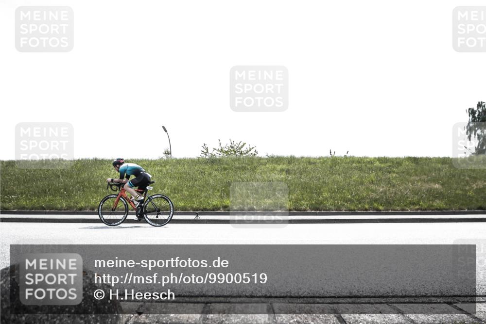 21.06.2026 - 29. Vierlanden-Triathlon H.Heesch http://msf.ph/oto/9900519 21.06.2026 13:30:55 Radfahren 1027, 1050 meine-sportfotos.de