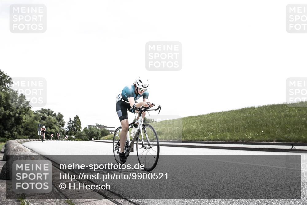 21.06.2026 - 29. Vierlanden-Triathlon H.Heesch http://msf.ph/oto/9900521 21.06.2026 13:16:20 Radfahren 1114, 1129, 1134 meine-sportfotos.de