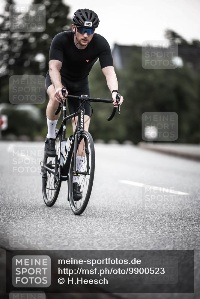 21.06.2026 - 29. Vierlanden-Triathlon H.Heesch http://msf.ph/oto/9900523 21.06.2026 10:09:24 Radfahren 25, 153, 191, 303 meine-sportfotos.de