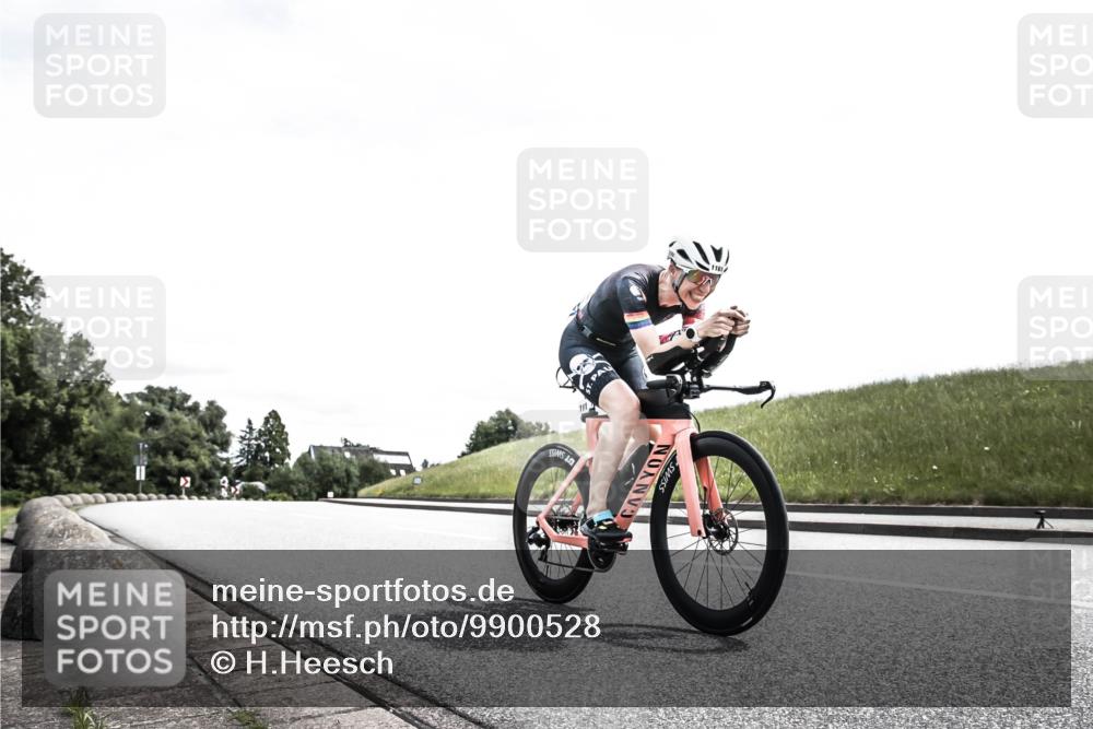 21.06.2026 - 29. Vierlanden-Triathlon H.Heesch http://msf.ph/oto/9900528 21.06.2026 13:17:14 Radfahren 1083, 1120, 1161 meine-sportfotos.de