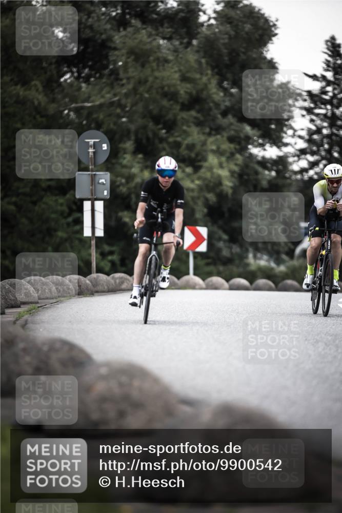 21.06.2026 - 29. Vierlanden-Triathlon H.Heesch http://msf.ph/oto/9900542 21.06.2026 10:09:35 Radfahren 18, 121, 122, 157, 225 meine-sportfotos.de
