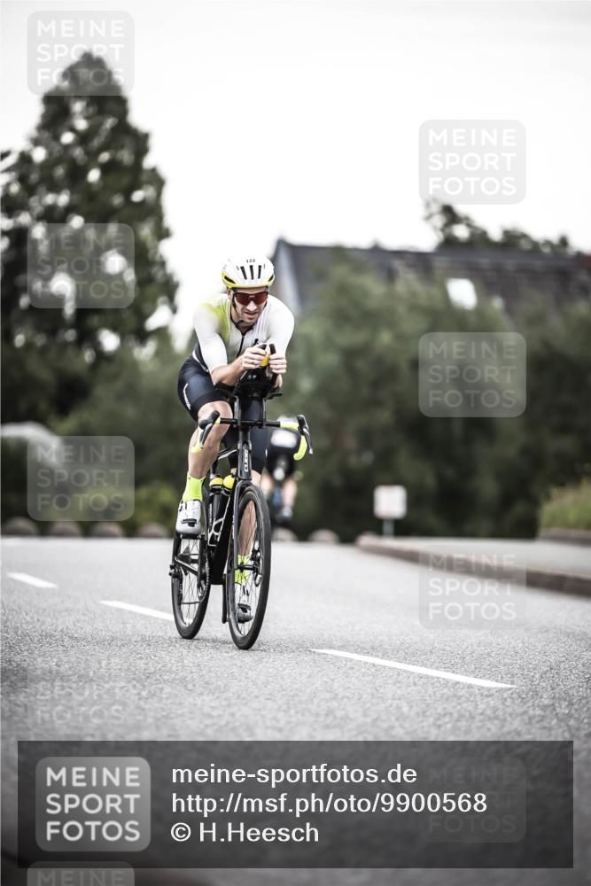 21.06.2026 - 29. Vierlanden-Triathlon H.Heesch http://msf.ph/oto/9900568 21.06.2026 10:09:36 Radfahren 18, 121, 122, 157, 225 meine-sportfotos.de