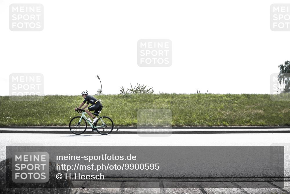 21.06.2026 - 29. Vierlanden-Triathlon H.Heesch http://msf.ph/oto/9900595 21.06.2026 13:33:44 Radfahren 1030, 1074, 1178 meine-sportfotos.de