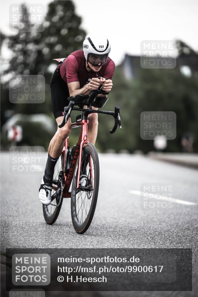 21.06.2026 - 29. Vierlanden-Triathlon H.Heesch http://msf.ph/oto/9900617 21.06.2026 10:09:41 Radfahren 18, 121, 157 meine-sportfotos.de