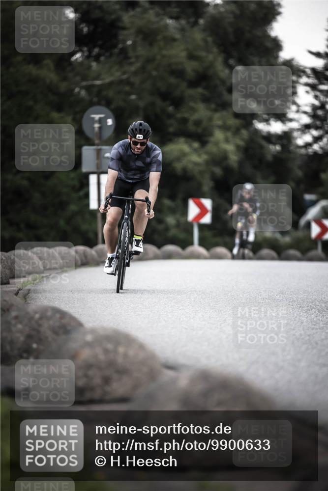 21.06.2026 - 29. Vierlanden-Triathlon H.Heesch http://msf.ph/oto/9900633 21.06.2026 10:09:49 Radfahren 40, 69, 327 meine-sportfotos.de