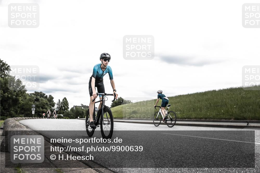 21.06.2026 - 29. Vierlanden-Triathlon H.Heesch http://msf.ph/oto/9900639 21.06.2026 14:42:32 Radfahren 1247, 1251, 1252 meine-sportfotos.de