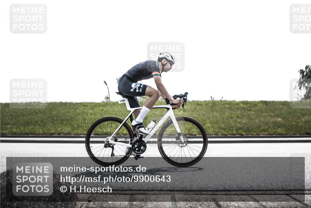 21.06.2026 - 29. Vierlanden-Triathlon H.Heesch http://msf.ph/oto/9900643 21.06.2026 13:37:43 Radfahren 1096, 1182 meine-sportfotos.de
