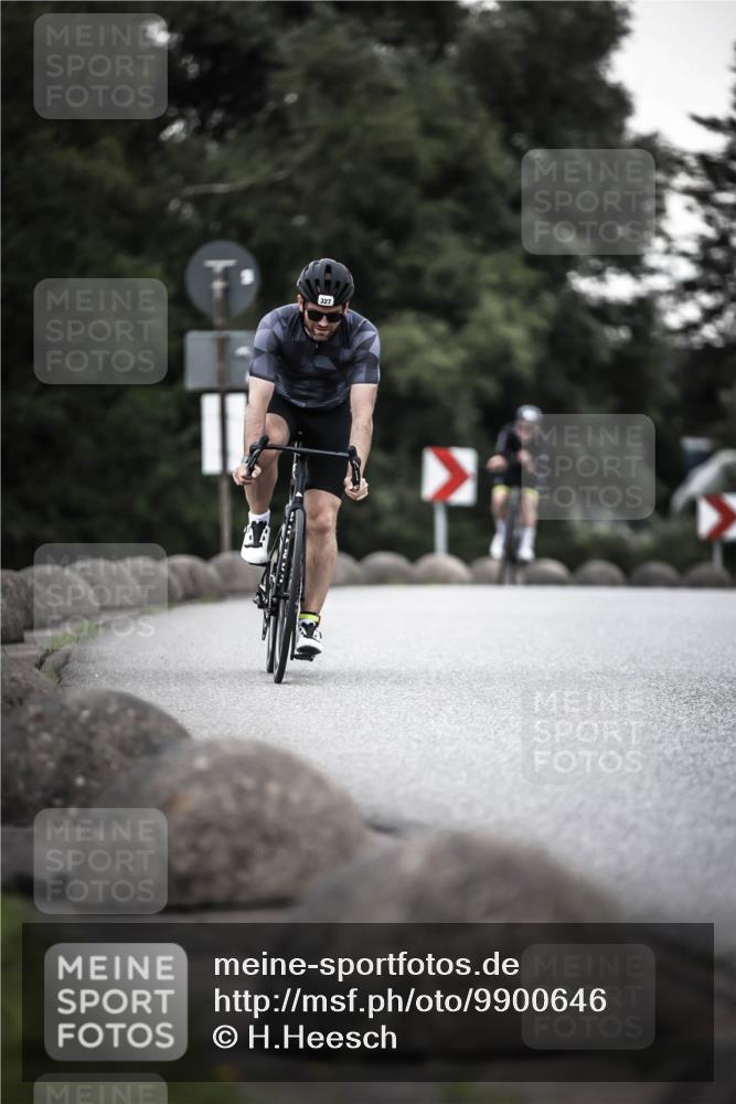 21.06.2026 - 29. Vierlanden-Triathlon H.Heesch http://msf.ph/oto/9900646 21.06.2026 10:09:49 Radfahren 40, 69, 327 meine-sportfotos.de