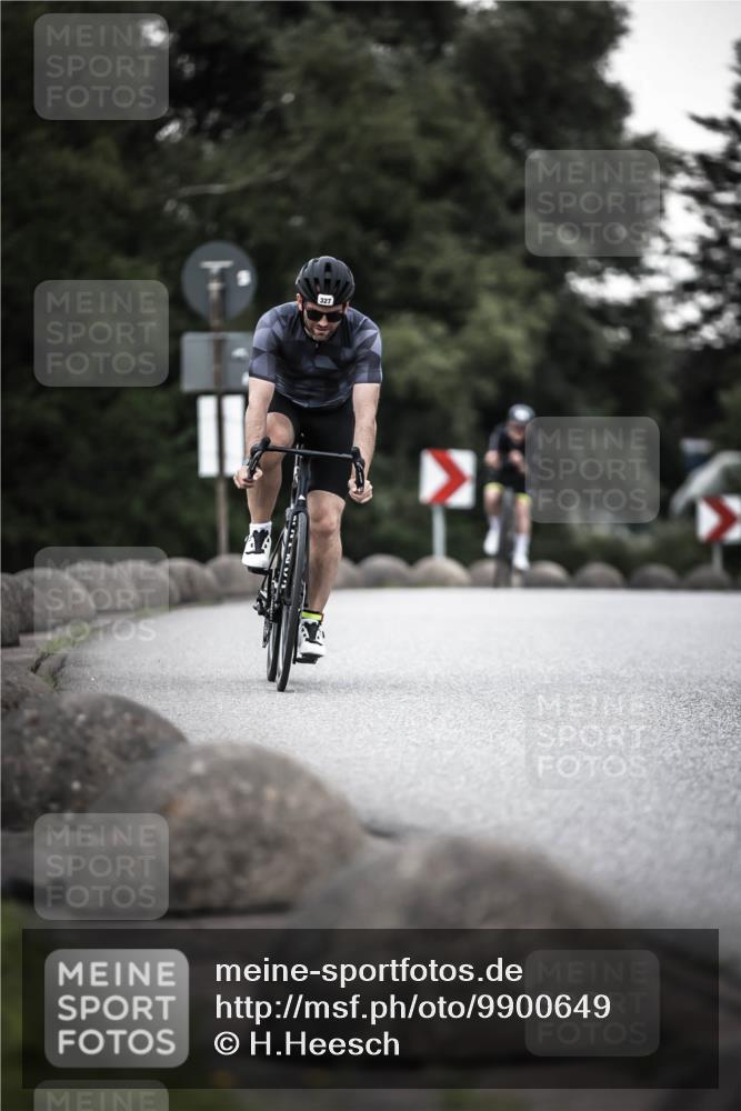 21.06.2026 - 29. Vierlanden-Triathlon H.Heesch http://msf.ph/oto/9900649 21.06.2026 10:09:49 Radfahren 40, 69, 327 meine-sportfotos.de