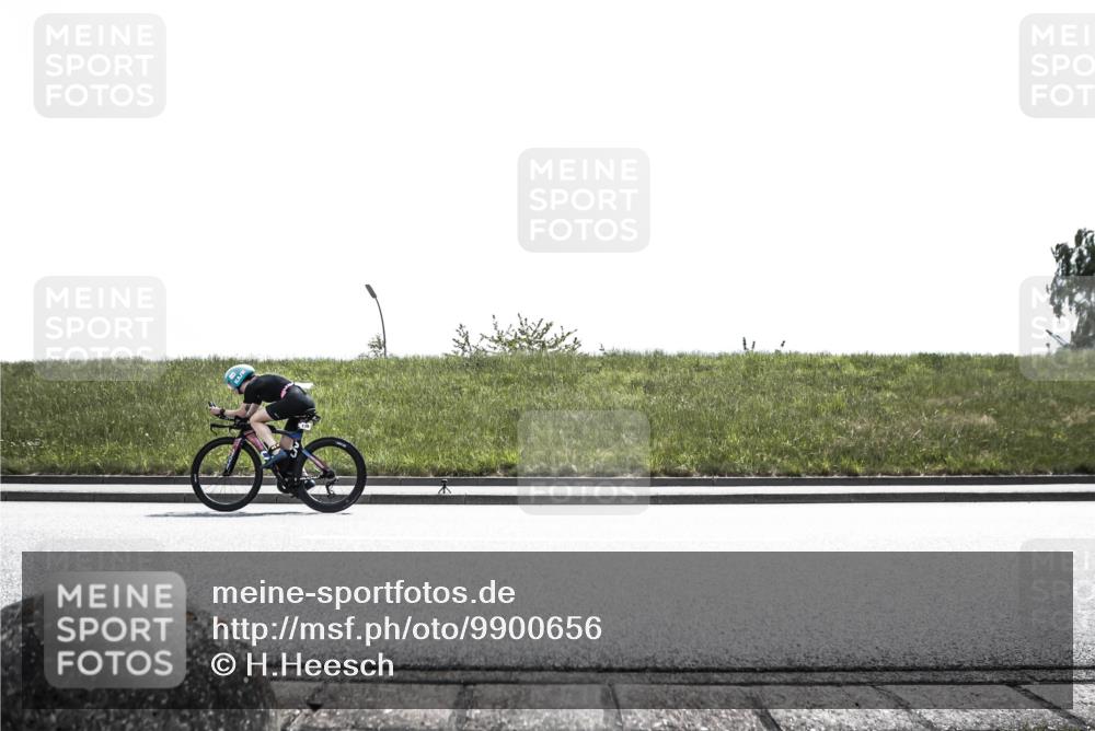 21.06.2026 - 29. Vierlanden-Triathlon H.Heesch http://msf.ph/oto/9900656 21.06.2026 13:40:18 Radfahren 1126, 1127 meine-sportfotos.de