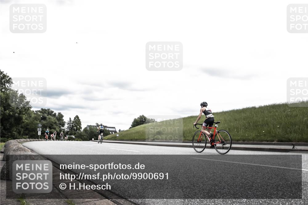 21.06.2026 - 29. Vierlanden-Triathlon H.Heesch http://msf.ph/oto/9900691 21.06.2026 14:43:37 Radfahren 1267, 1282, 1288 meine-sportfotos.de