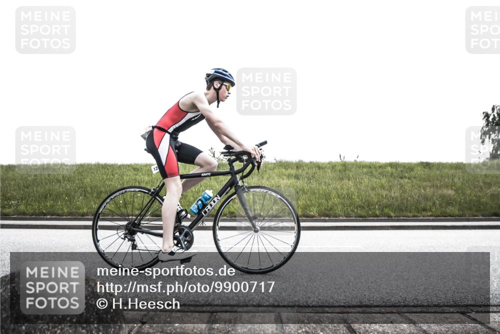 21.06.2026 - 29. Vierlanden-Triathlon H.Heesch http://msf.ph/oto/9900717 21.06.2026 14:42:13 Radfahren 1245, 1246 meine-sportfotos.de