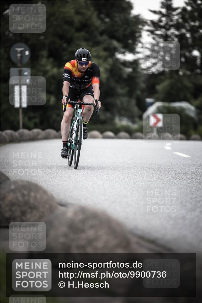 21.06.2026 - 29. Vierlanden-Triathlon H.Heesch http://msf.ph/oto/9900736 21.06.2026 10:09:56 Radfahren 29, 40, 69, 309 meine-sportfotos.de