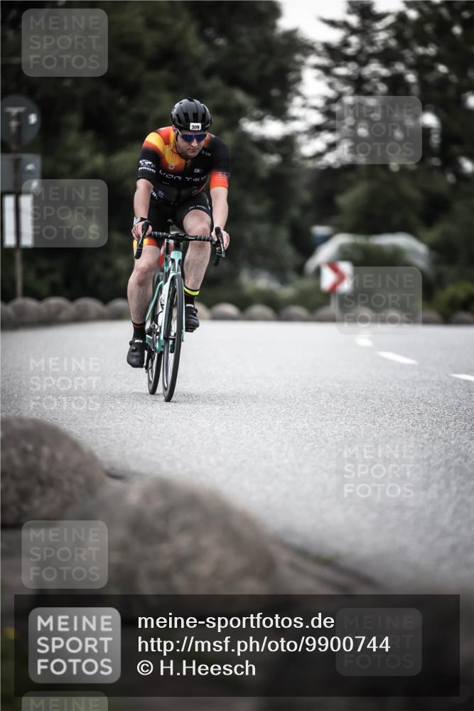 21.06.2026 - 29. Vierlanden-Triathlon H.Heesch http://msf.ph/oto/9900744 21.06.2026 10:09:56 Radfahren 29, 40, 69, 309 meine-sportfotos.de