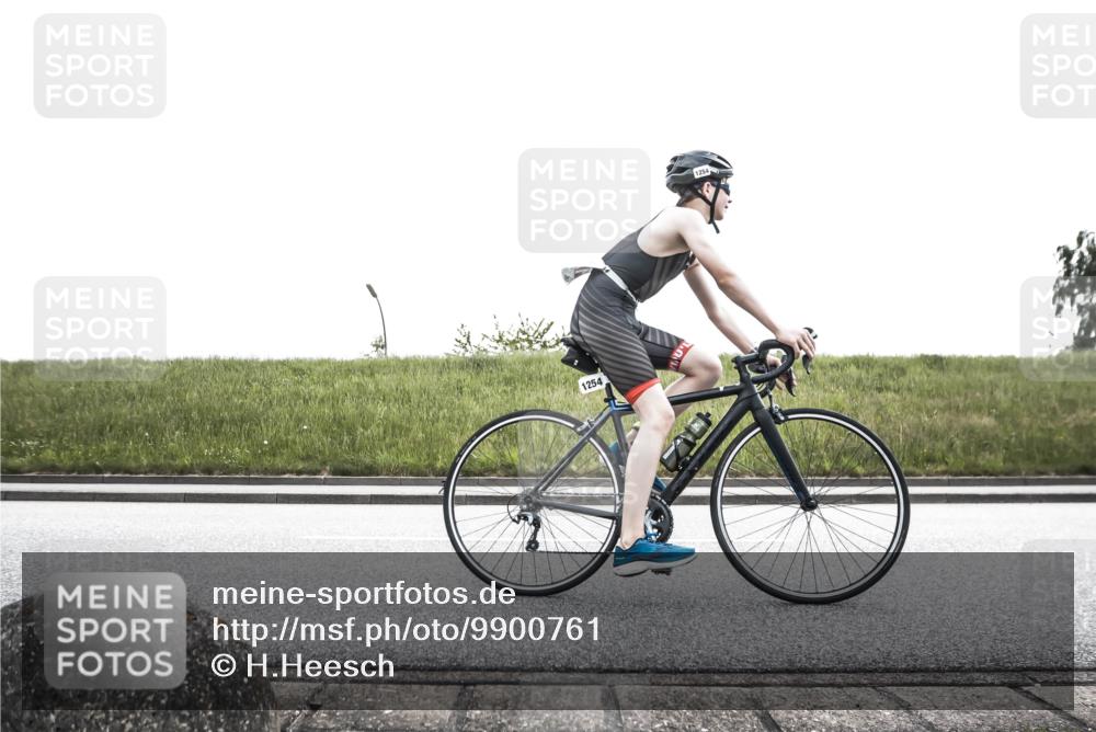 21.06.2026 - 29. Vierlanden-Triathlon H.Heesch http://msf.ph/oto/9900761 21.06.2026 14:43:15 Radfahren 1239, 1254, 1265, 1272, 1284, 1293 meine-sportfotos.de